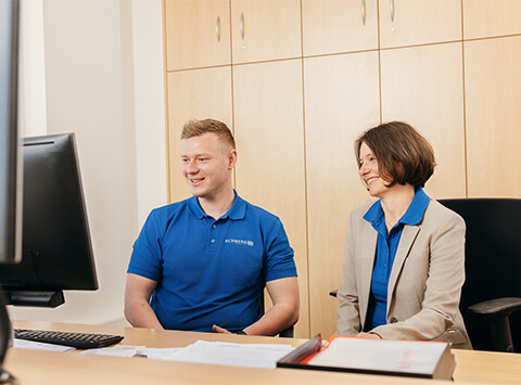 Mitarbeiter in der Verwaltung Mitarbeiter in der Verwaltung