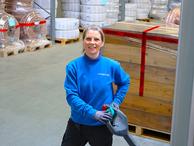 Mitarbeiterin Lager Mitarbeiterin Lager